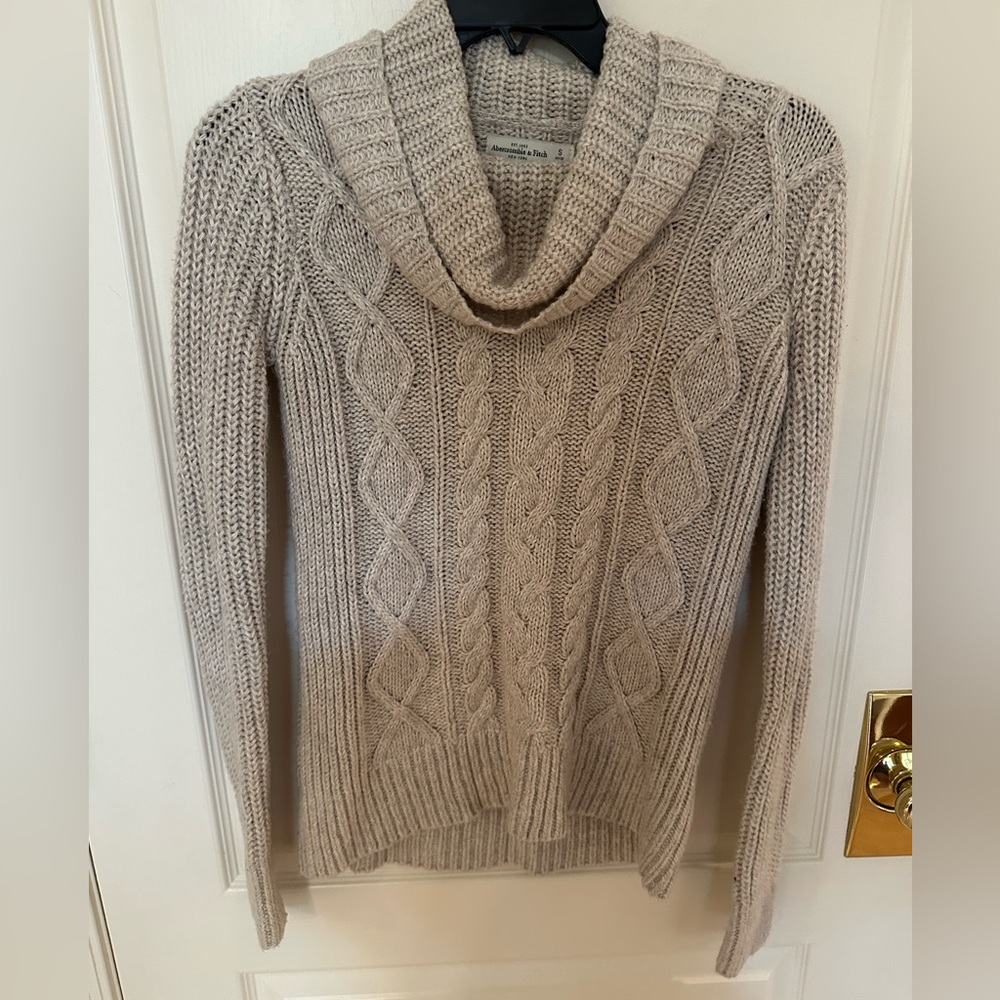 Abercrombie and Fitch Beige Knit Turtleneck